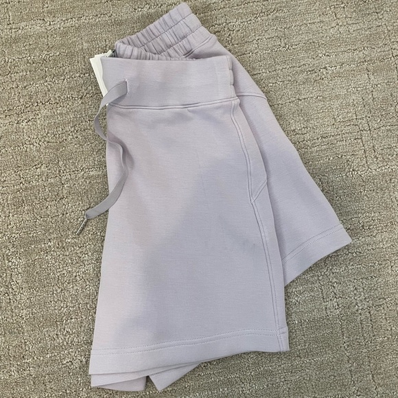 Spanx AirEssentials 6” short women’s XS - Picture 4 of 6